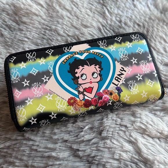 Betty Boop x LANY Wristlet Wallet NWT ♥️ - Picture 3 of 14